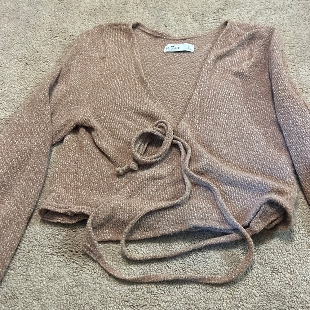 Hollister top wrap up